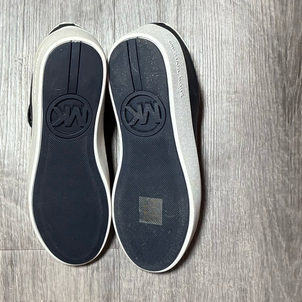 NWOT Michael Kors Sneakers - Picture 4 of 5